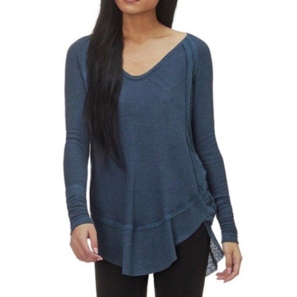 Free People Catalina Long Sleeve Curved Hi-Low Hem Thermal Top Sz XS Navy Bella